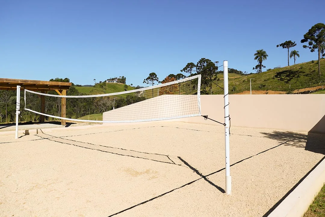 Quadra de beach tennis privativa na fazenda